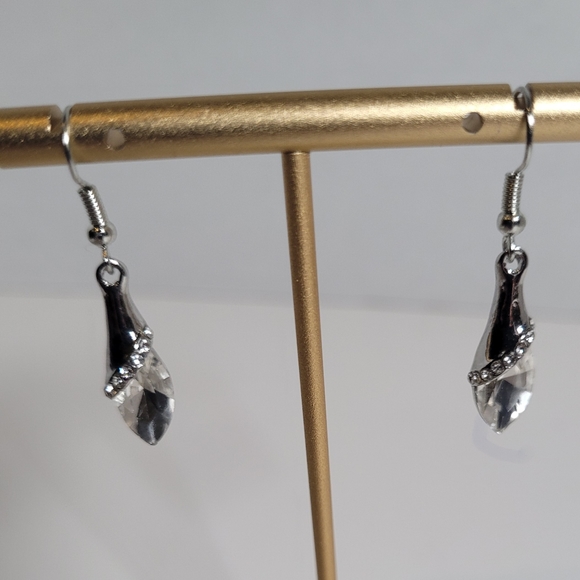 Green and Clear Dangle Earrings - Picture 3 of 8